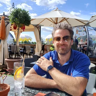 Dan Jones at an outdoor café